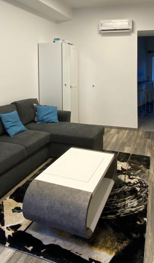 Hosoek Tornya Apartman คือแซก ภายนอก รูปภาพ