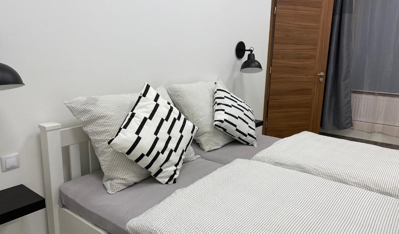 Hosoek Tornya Apartman คือแซก ภายนอก รูปภาพ